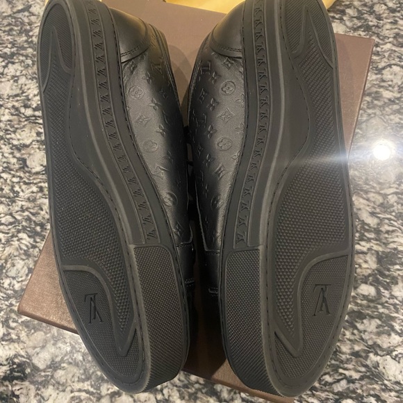 LOUIS VUITTON
Monogram Leather black Size 8 - Picture 3 of 6